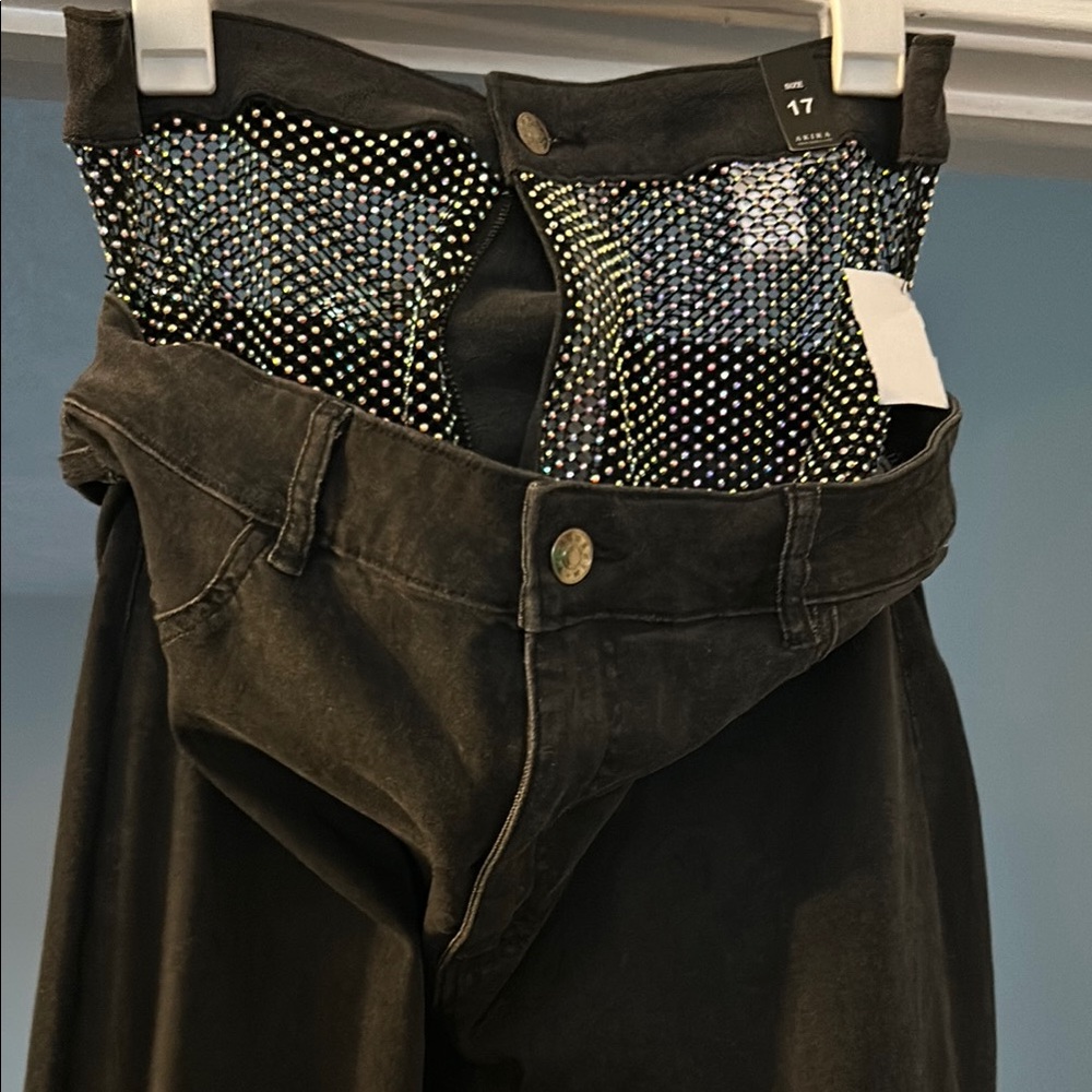 High waisted jeans